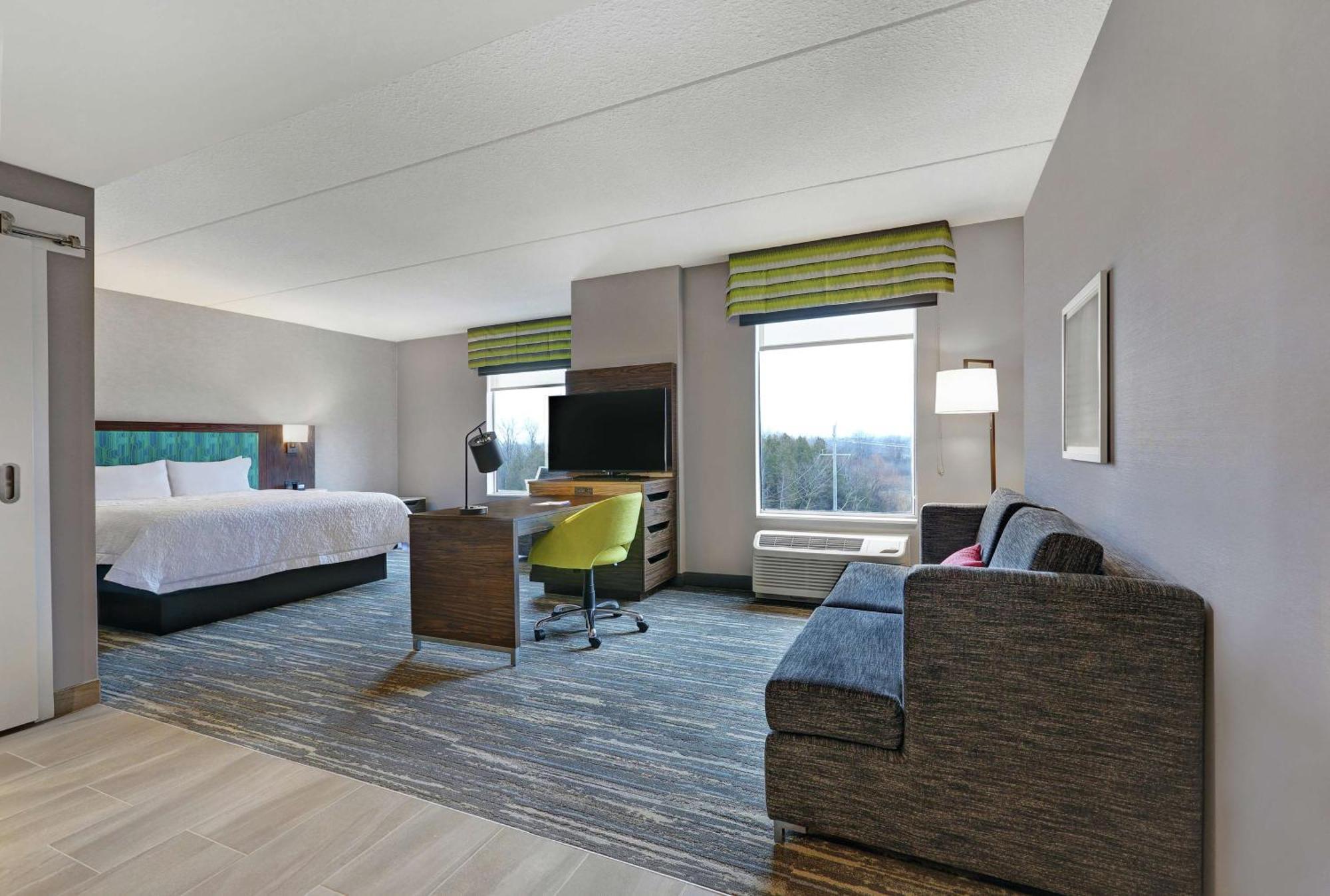 Hampton Inn Peterborough Exteriör bild