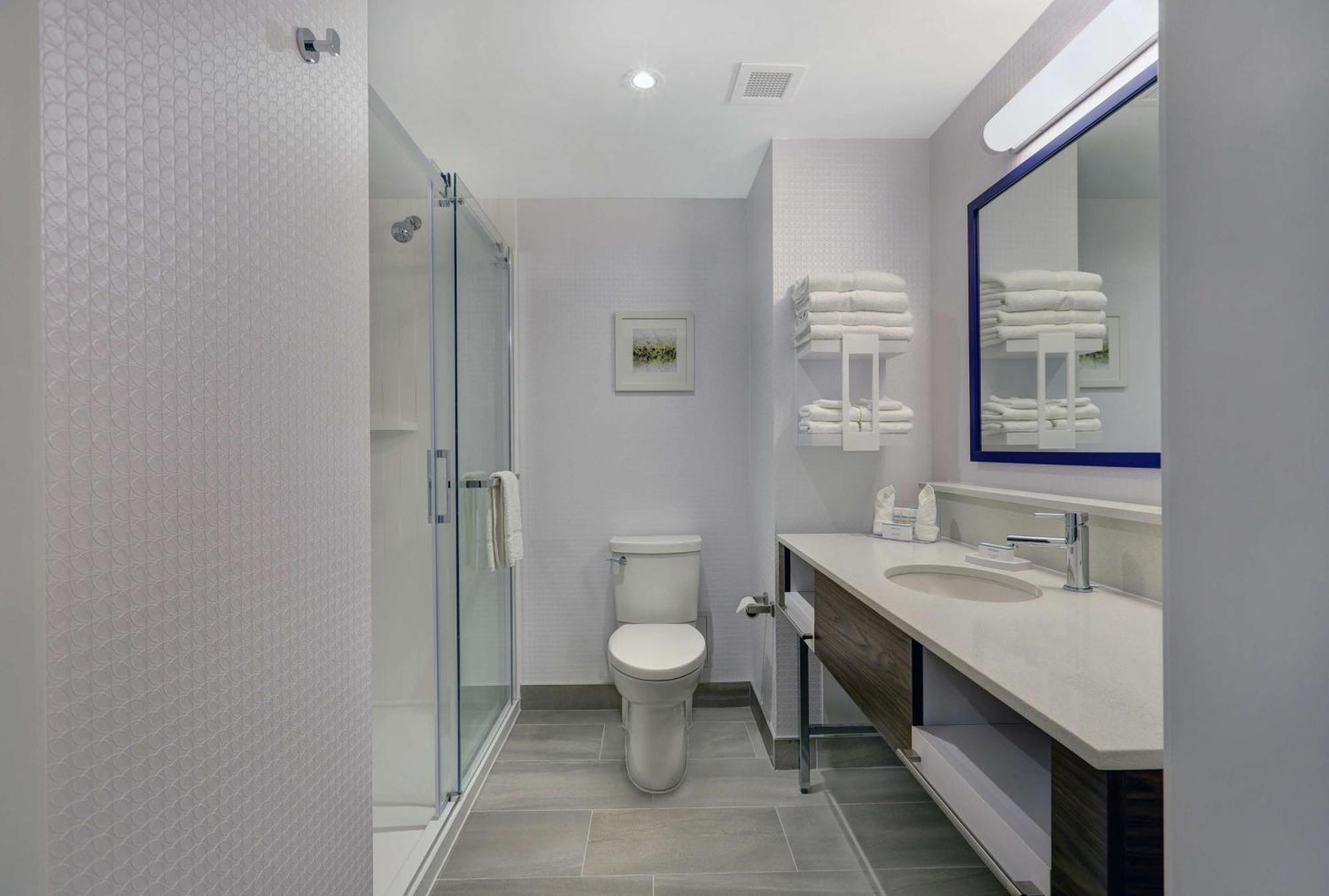 Hampton Inn Peterborough Exteriör bild
