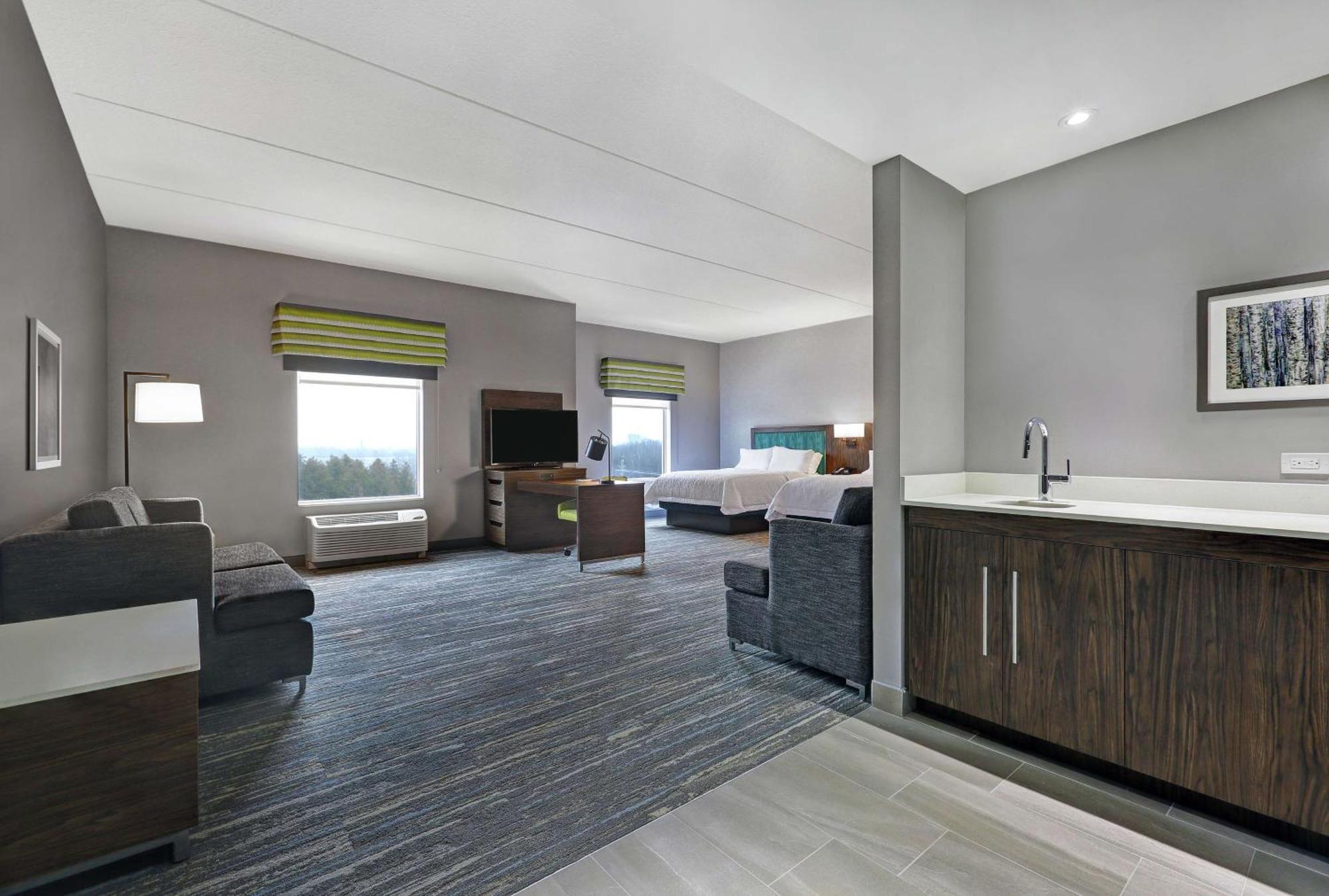 Hampton Inn Peterborough Exteriör bild