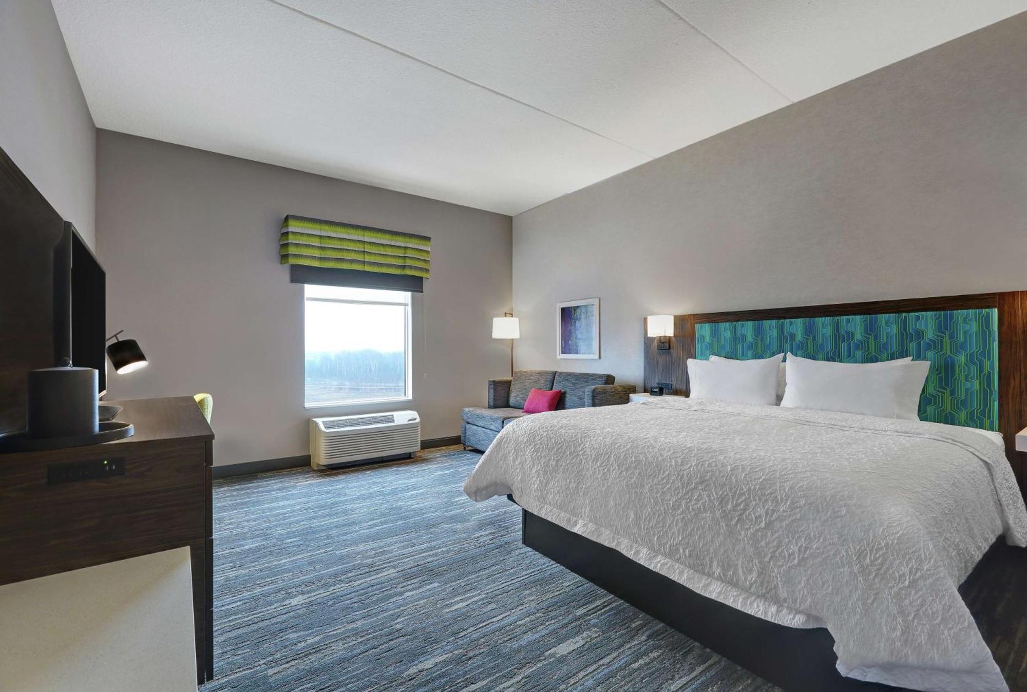 Hampton Inn Peterborough Exteriör bild