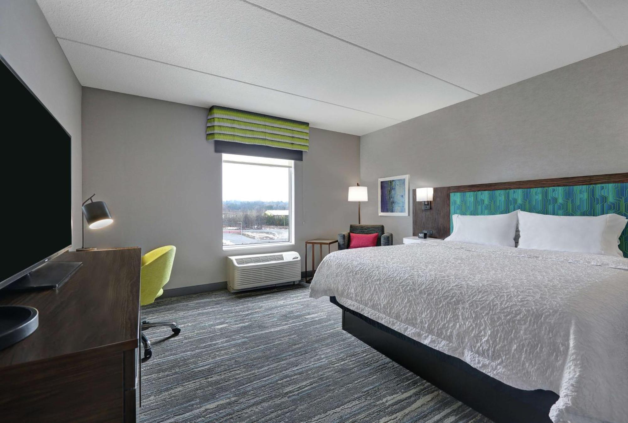 Hampton Inn Peterborough Exteriör bild