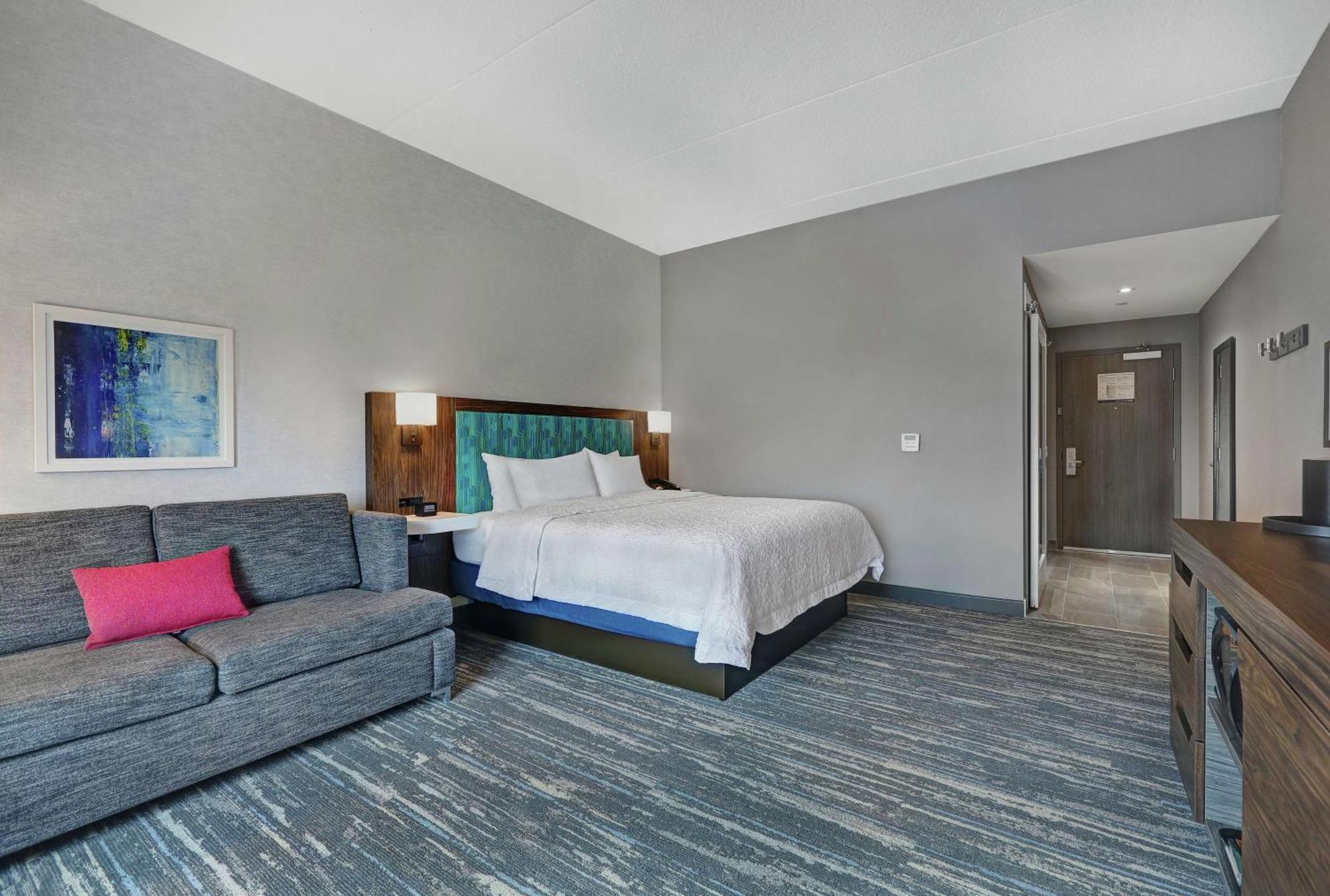 Hampton Inn Peterborough Exteriör bild