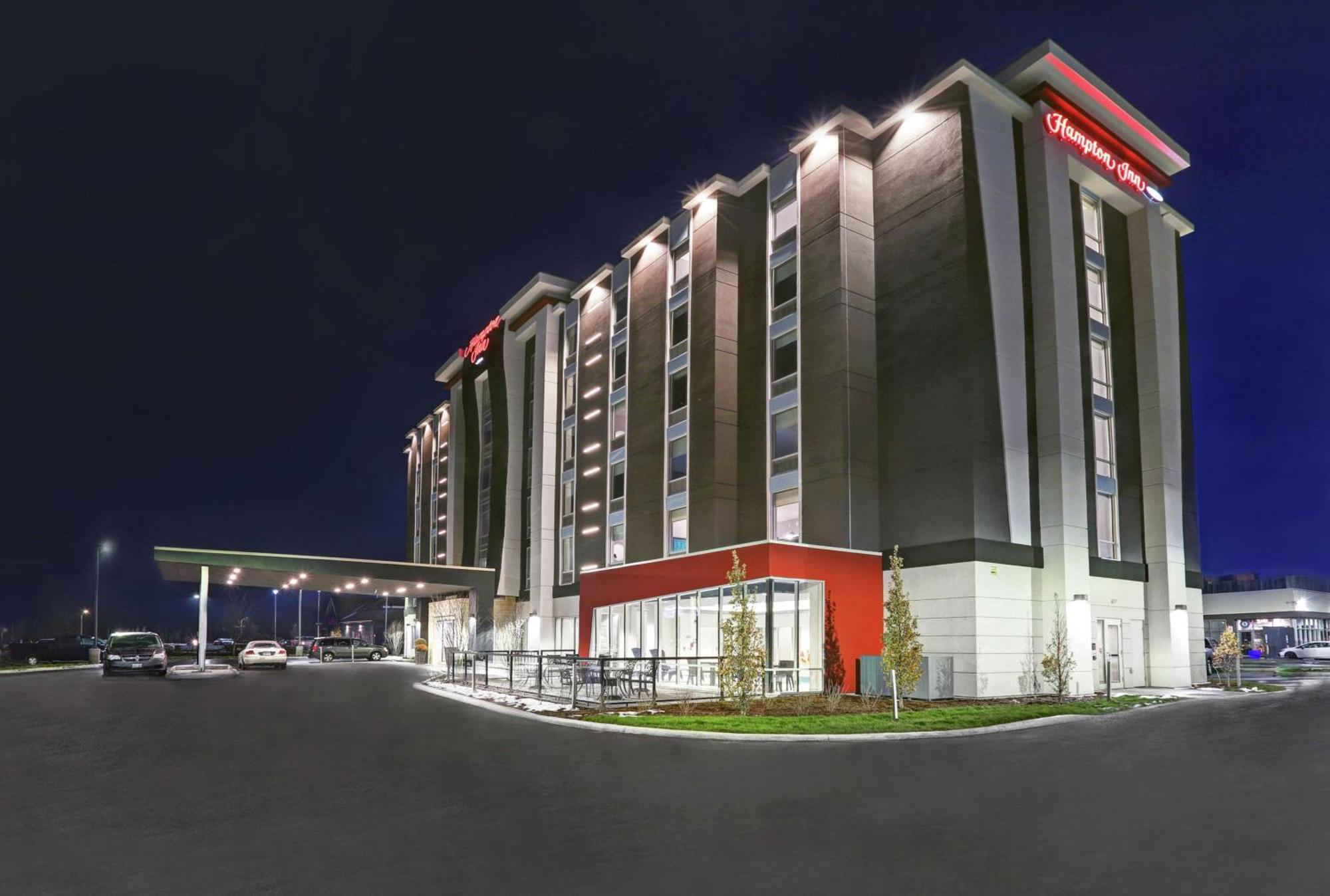 Hampton Inn Peterborough Exteriör bild